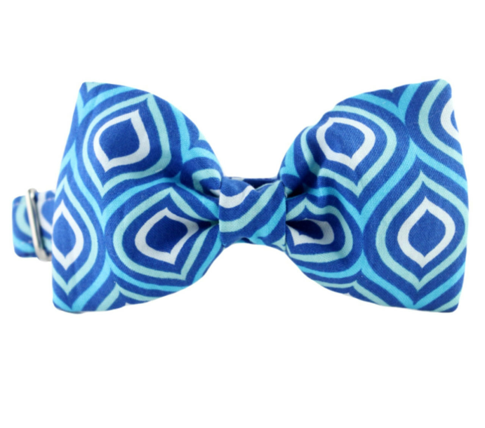 
            
                Load image into Gallery viewer, Sophisticated Pup Waves Collar w/Bow Tie, Royal Blue, XS, 5-9”
            
        
